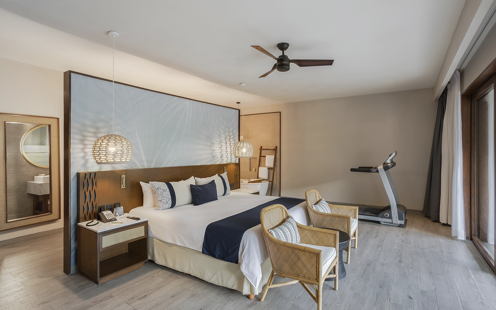Lush Room