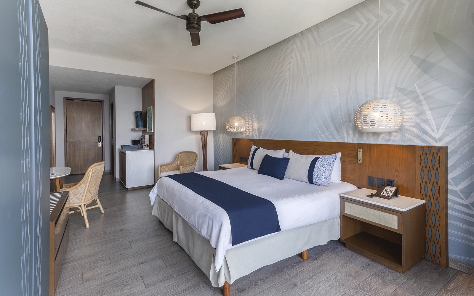 Lush Rooms